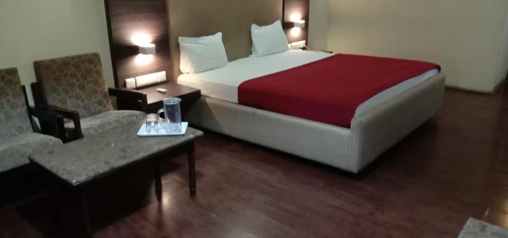 Hotel Jaya International Hyderabad Exterior foto